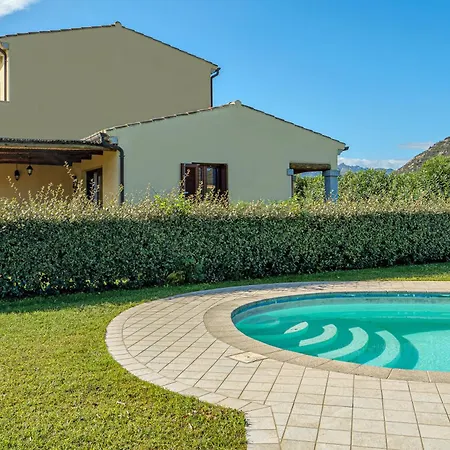 Eleonora-iun-p6104 *